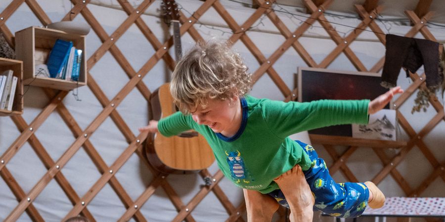 image - Ateliers à 4 mains - Acroyoga