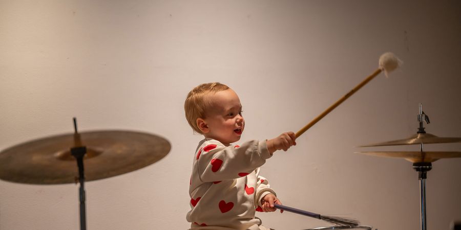 image - Ateliers à 4 mains - Bébé danse sur musique live - FLOW
