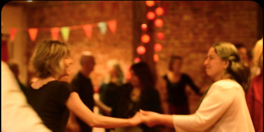 image - Stage de danses folk pour débutant(e)s et faux débutant(e)s